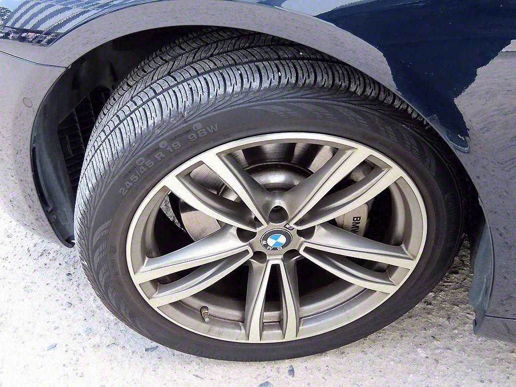 BMW 7-Series — photo 20