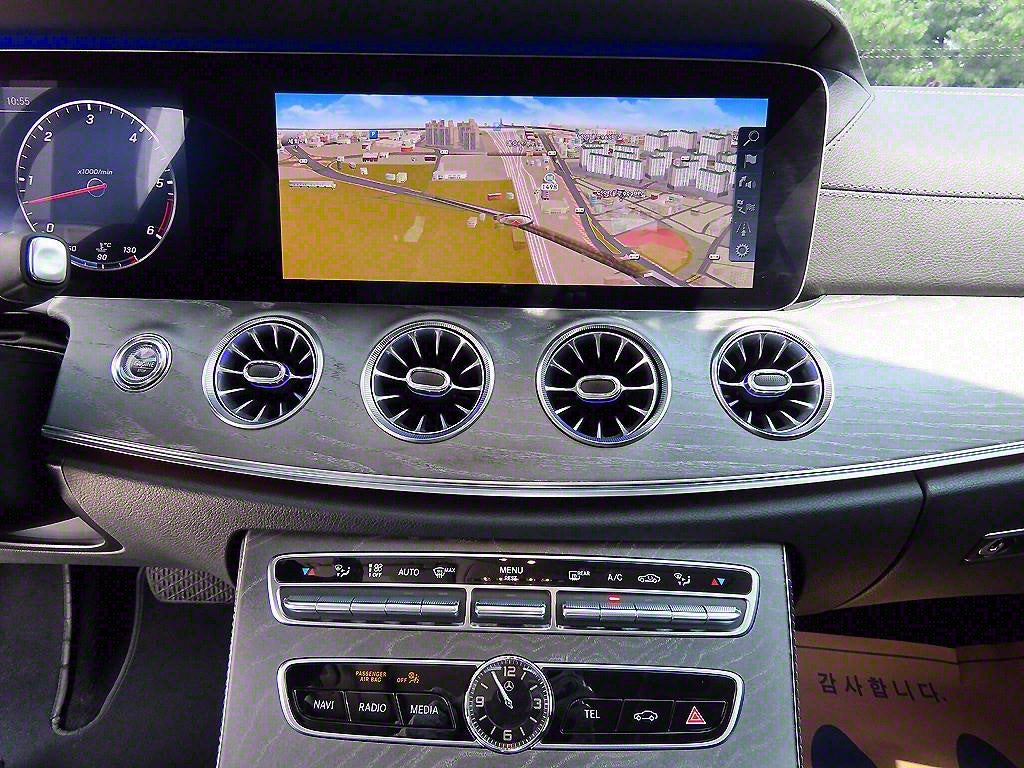 Mercedes-Benz CLS-Class — photo 13