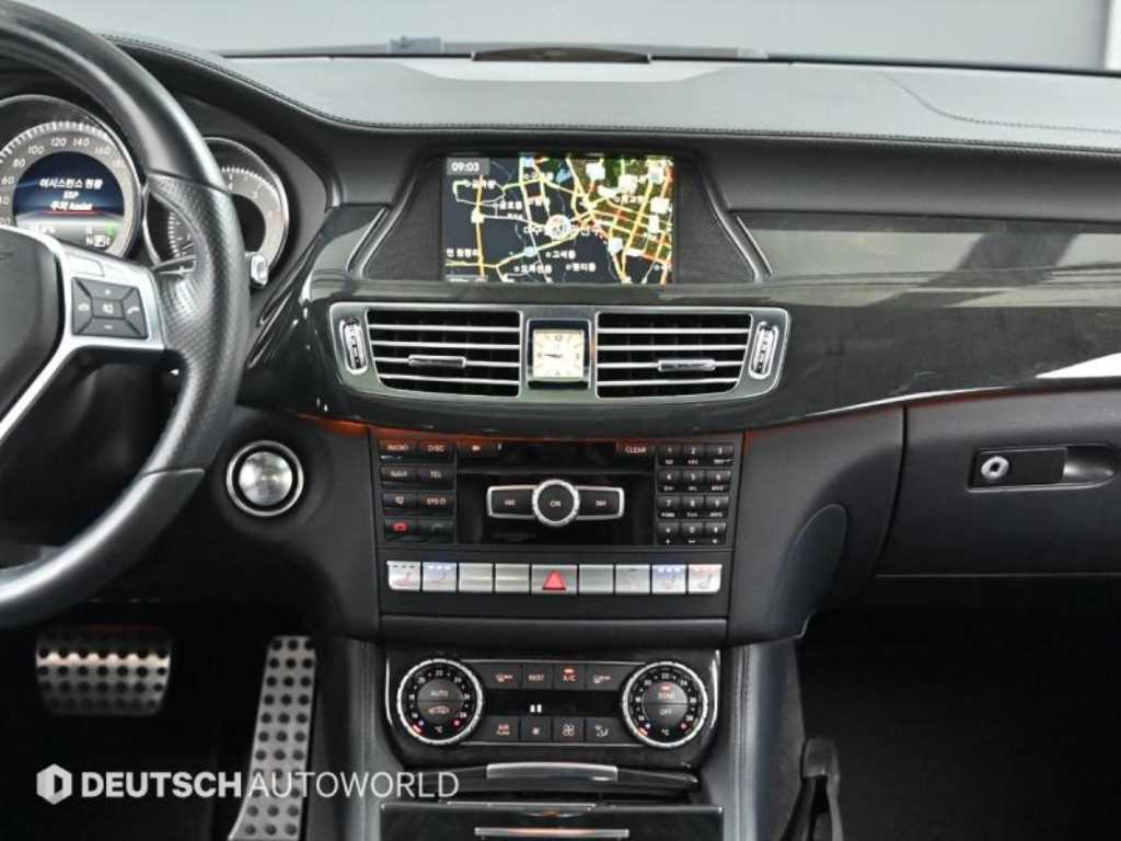 Mercedes-Benz CLS-Class — photo 14