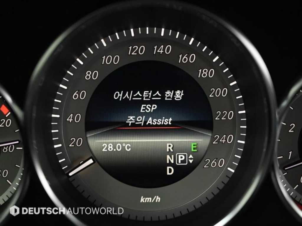 Mercedes-Benz CLS-Class — photo 17