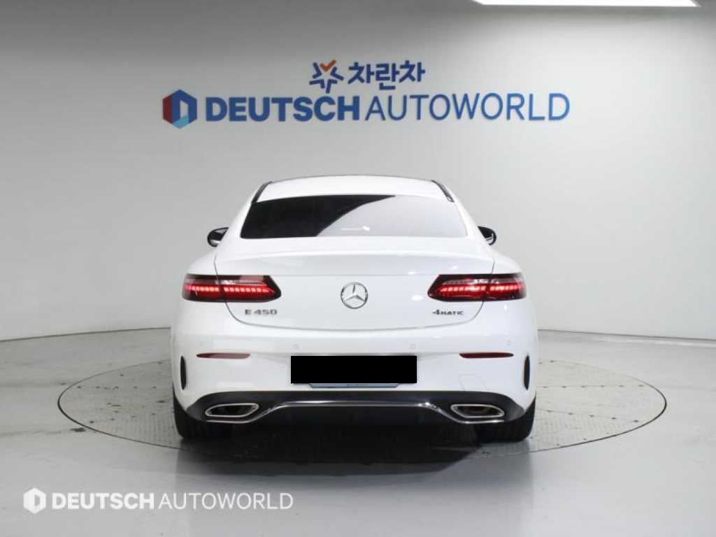 Mercedes-Benz E-Class — photo 04