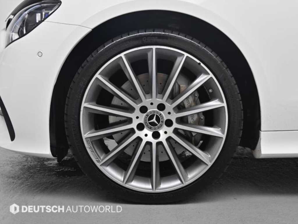 Mercedes-Benz E-Class — photo 05