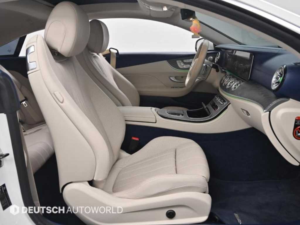 Mercedes-Benz E-Class — photo 10
