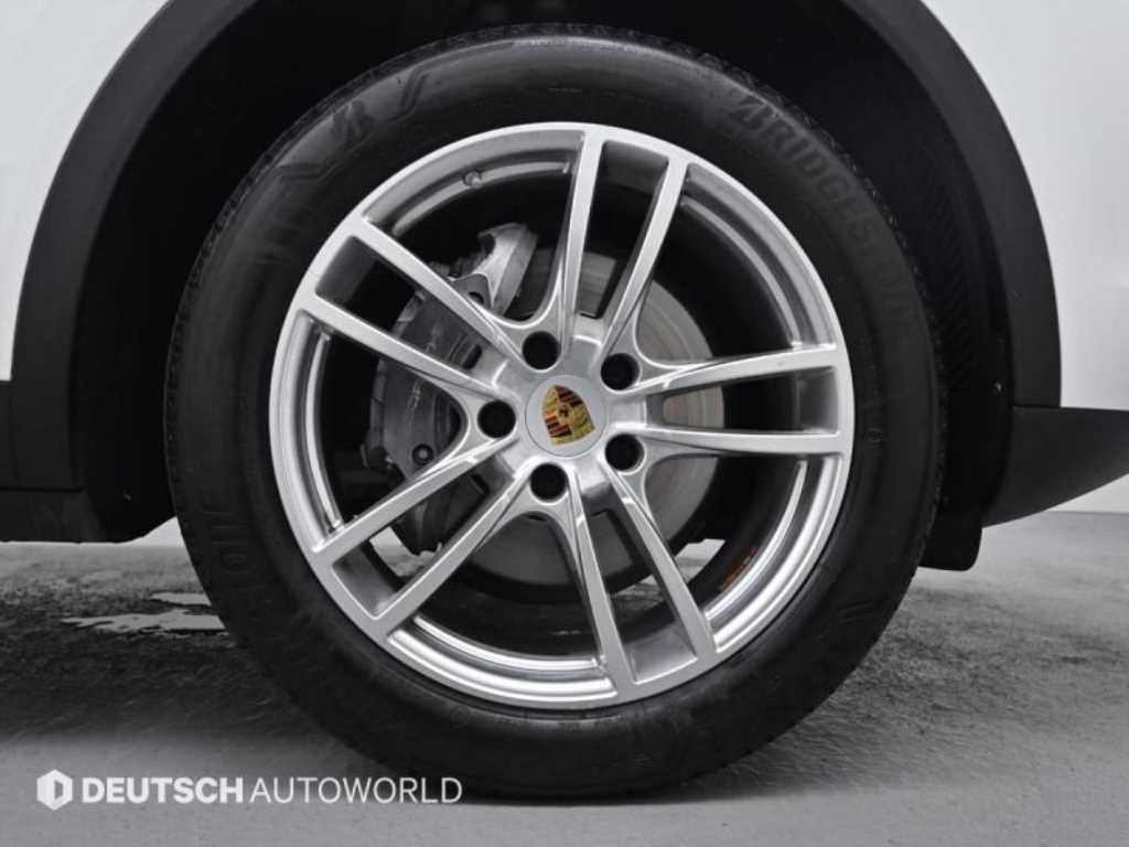 Porsche Cayenne — photo 05