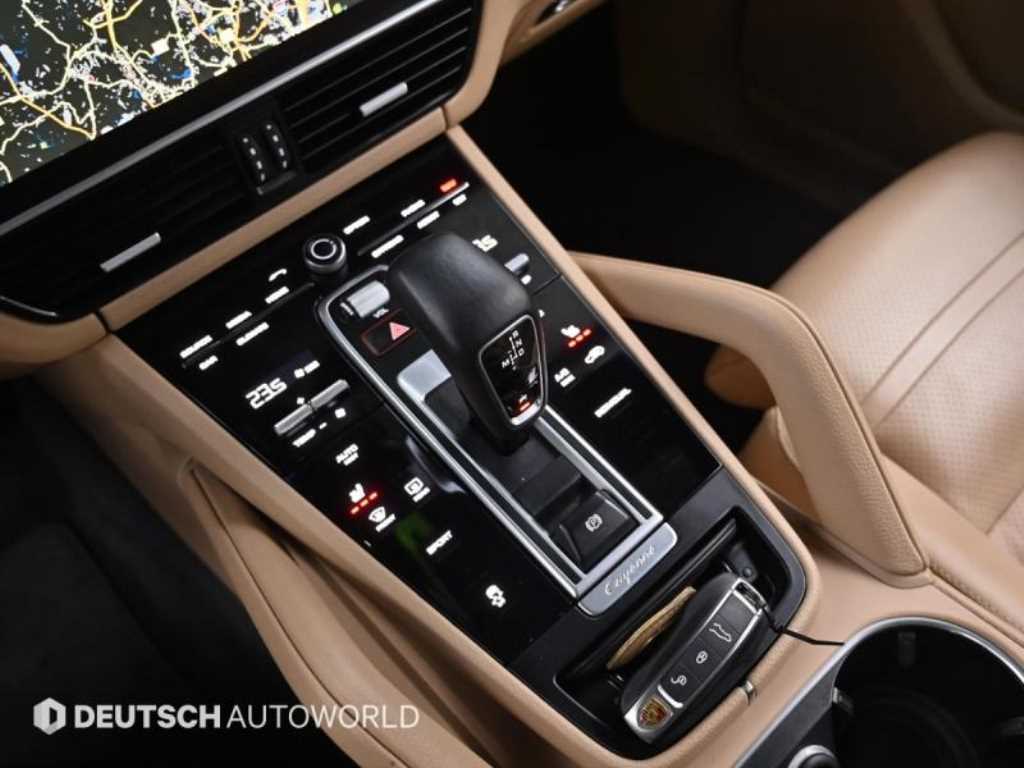 Porsche Cayenne — photo 09