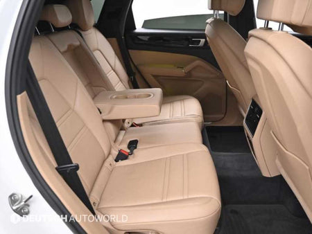 Porsche Cayenne — photo 12