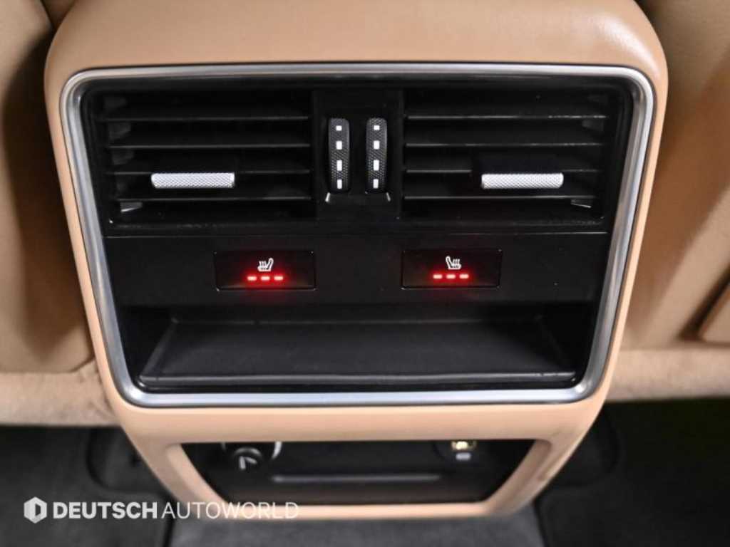 Porsche Cayenne — photo 16