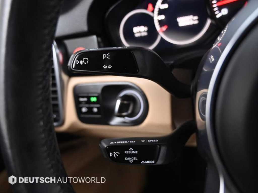 Porsche Cayenne — photo 17