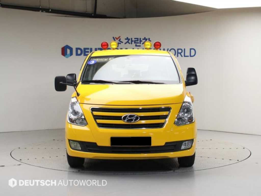 Hyundai Starex — photo 03