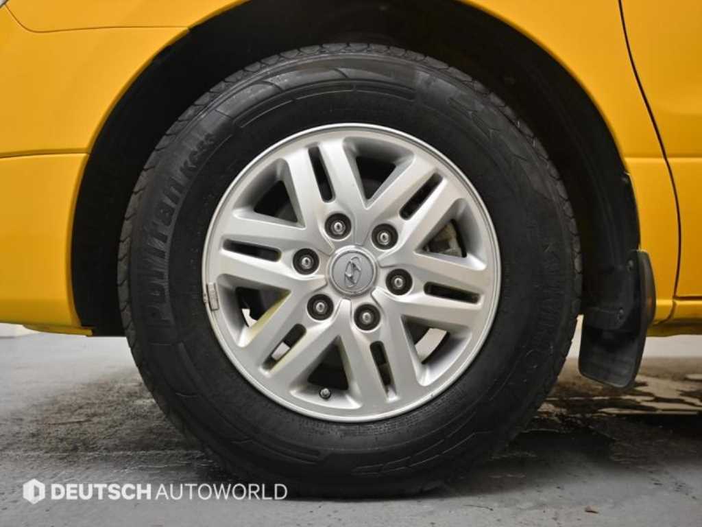 Hyundai Starex — photo 05