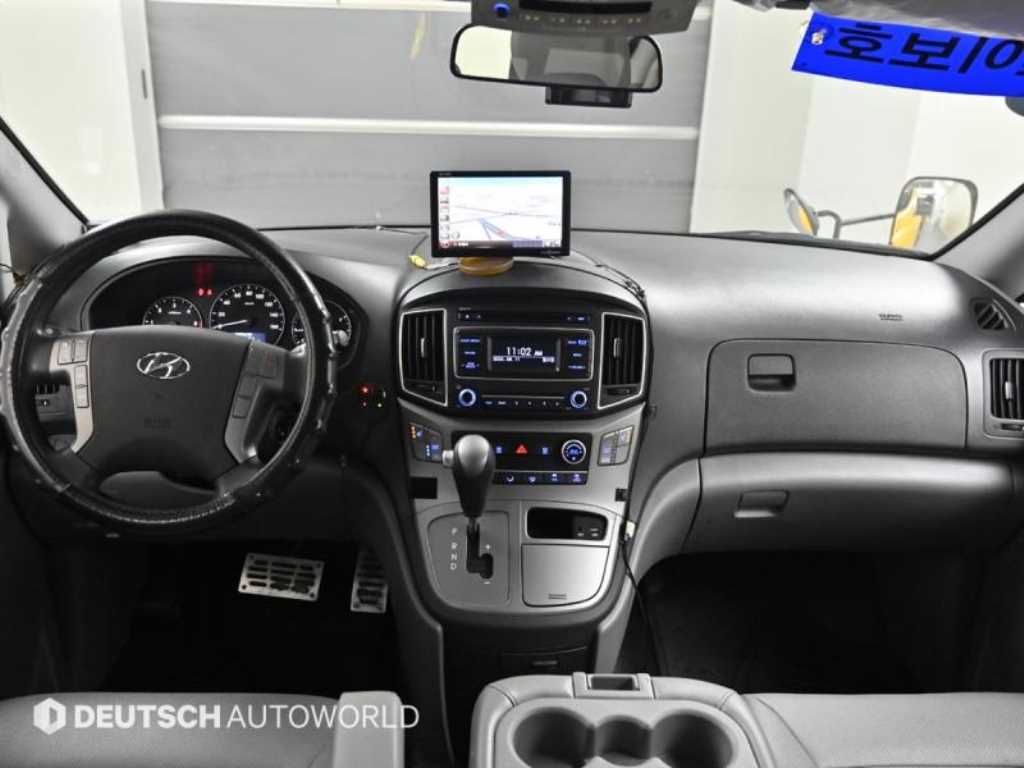 Hyundai Starex — photo 07