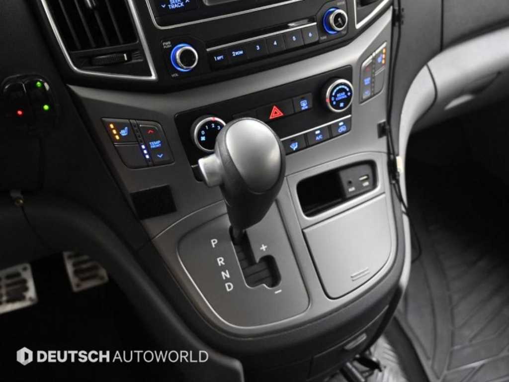 Hyundai Starex — photo 09
