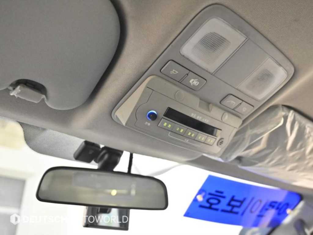 Hyundai Starex — photo 19