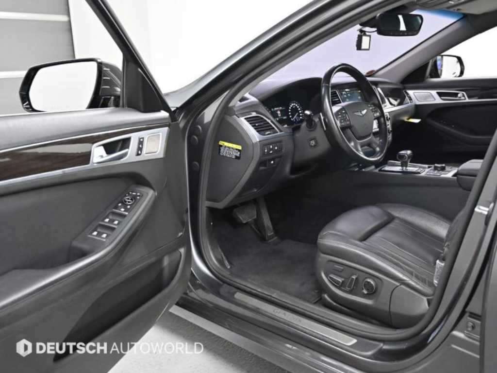Genesis G80 — photo 12