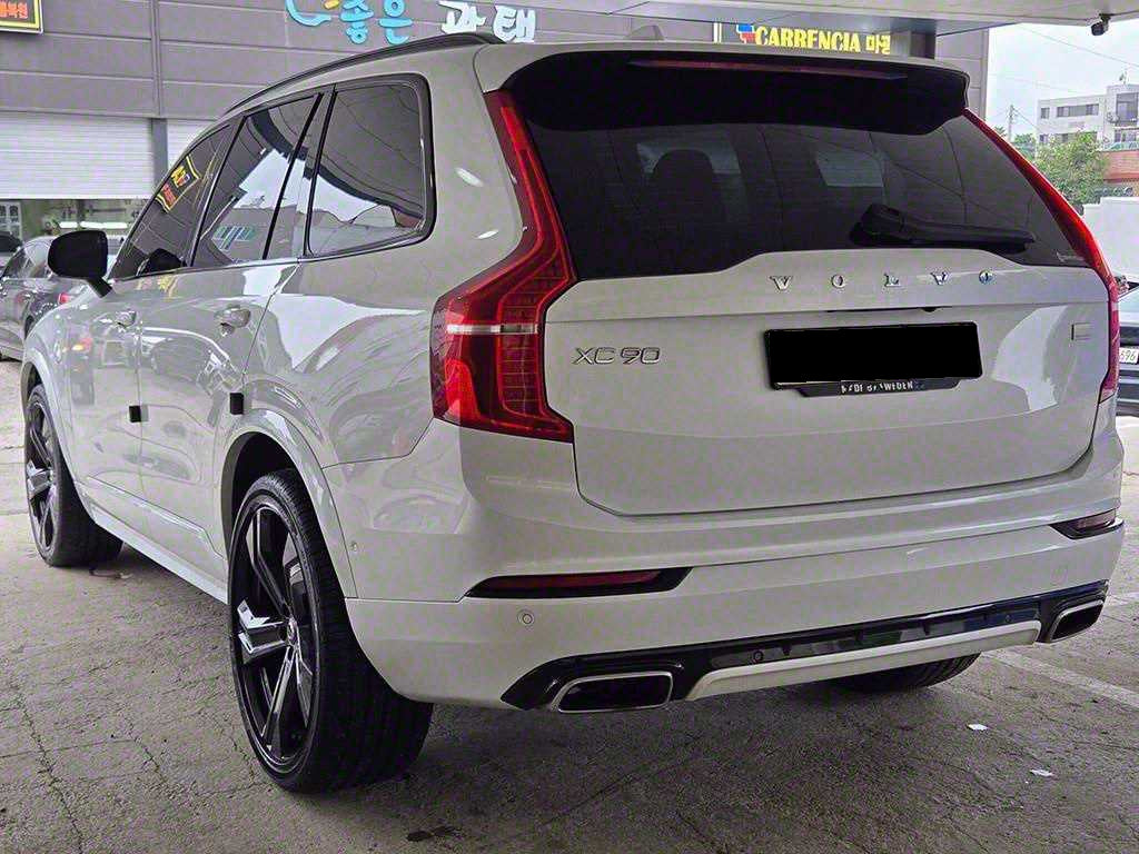 Volvo XC90 — photo 03