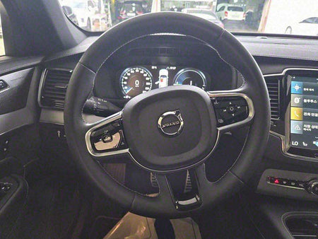 Volvo XC90 — photo 07