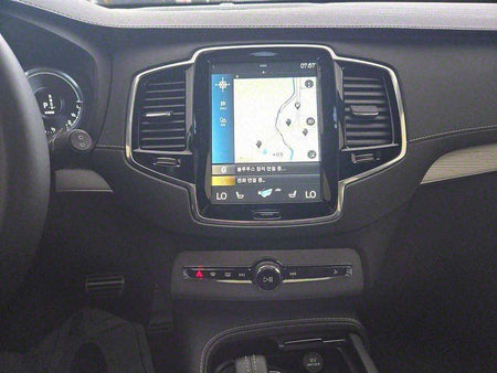 Volvo XC90 — photo 10