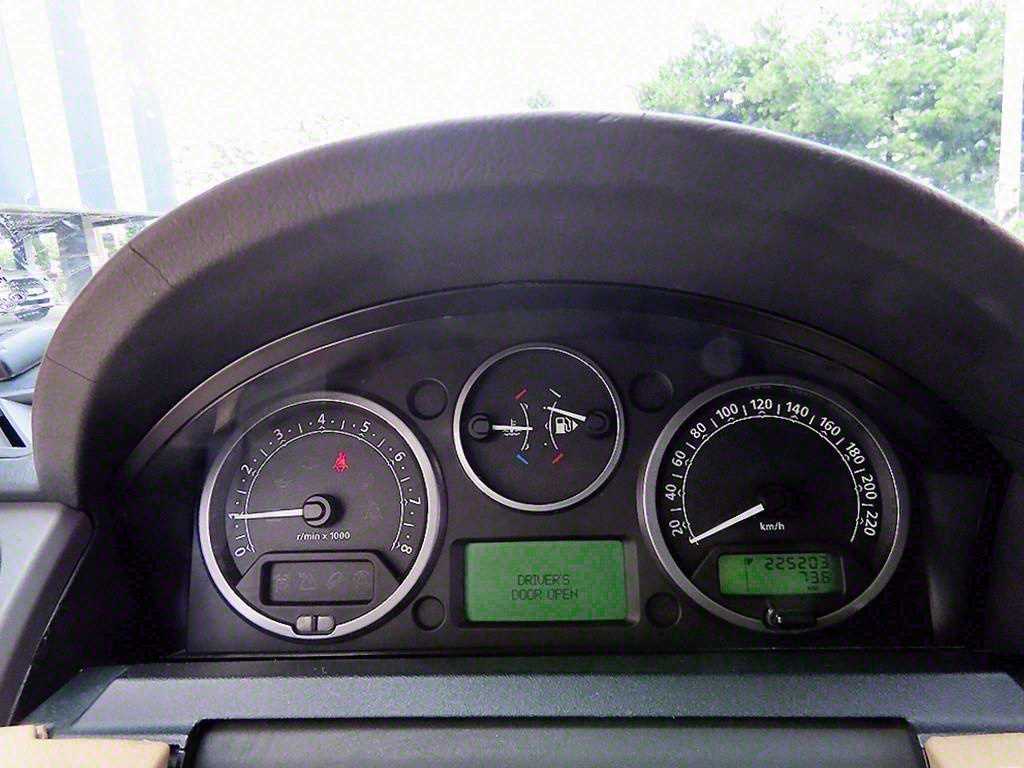 Land Rover Discovery — photo 09