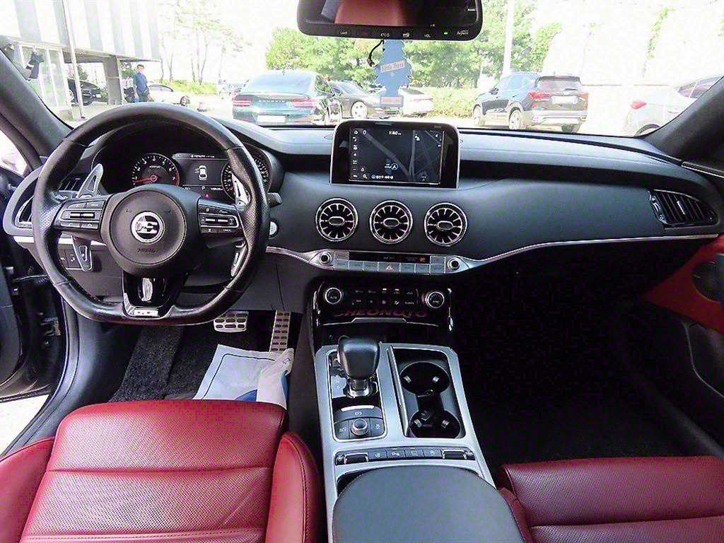 Kia Stinger — photo 07