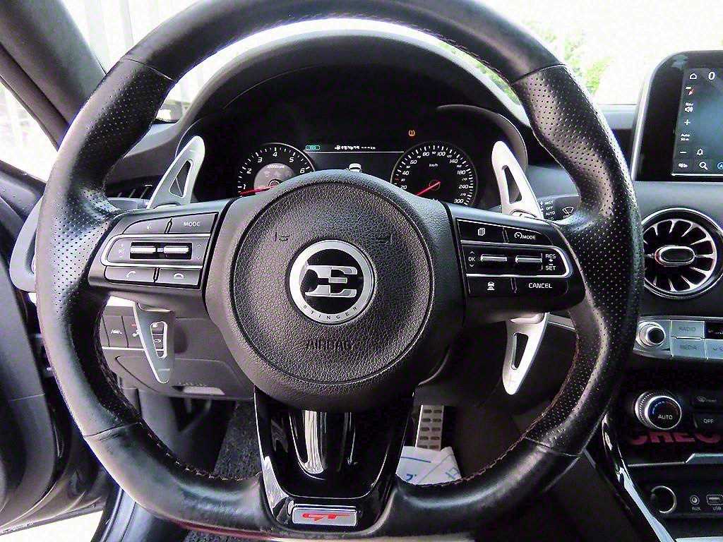 Kia Stinger — photo 08