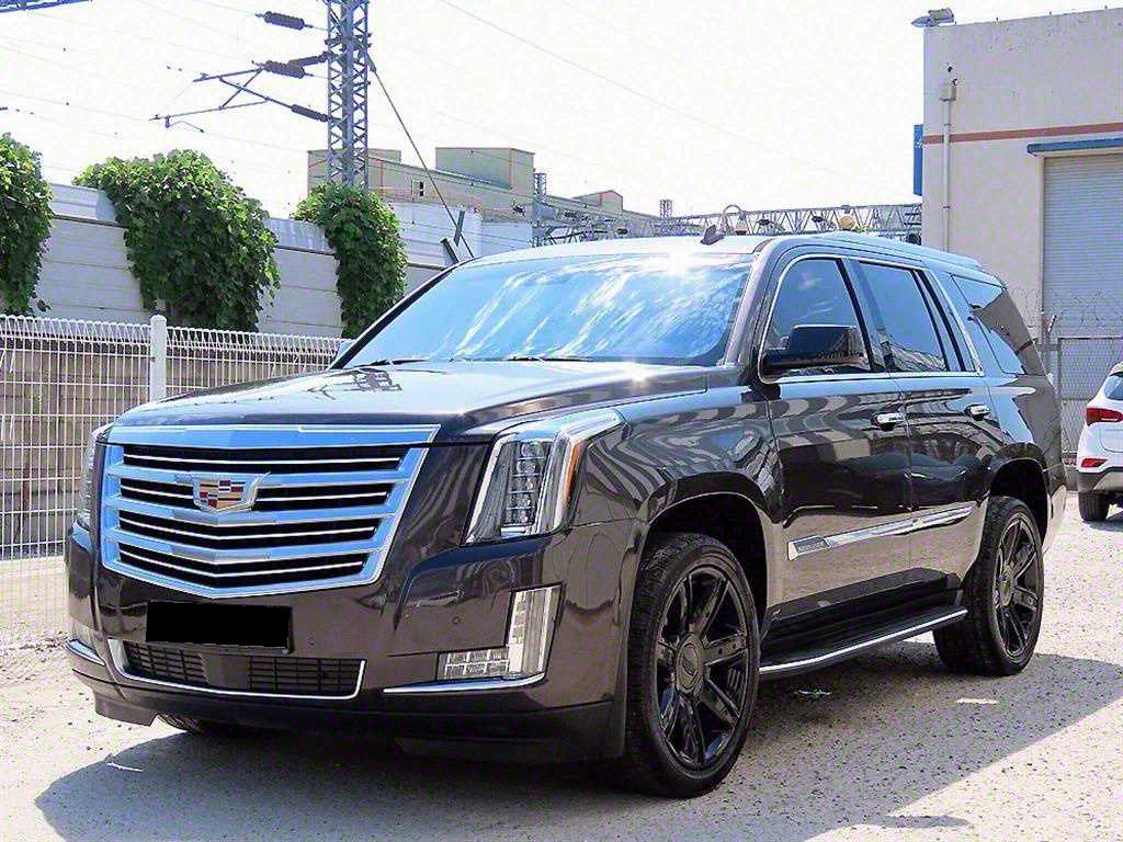 Cadillac Escalade — photo 02