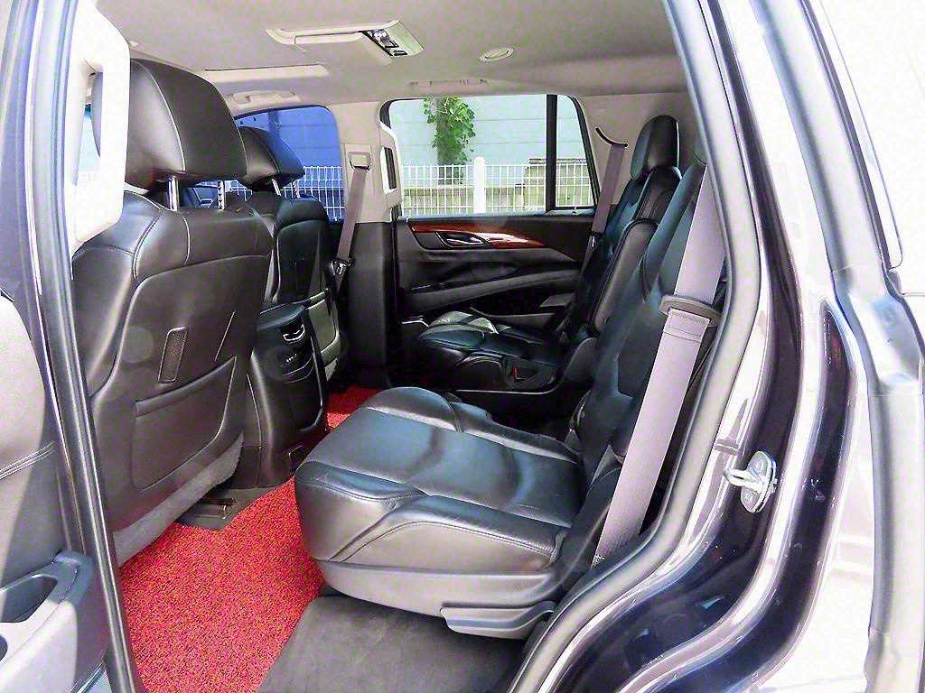 Cadillac Escalade — photo 06