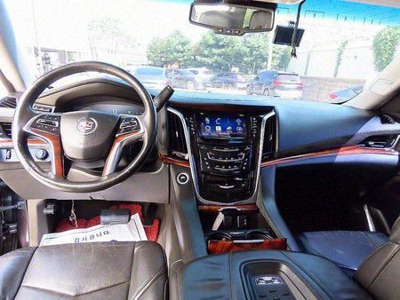 Cadillac Escalade — photo 07