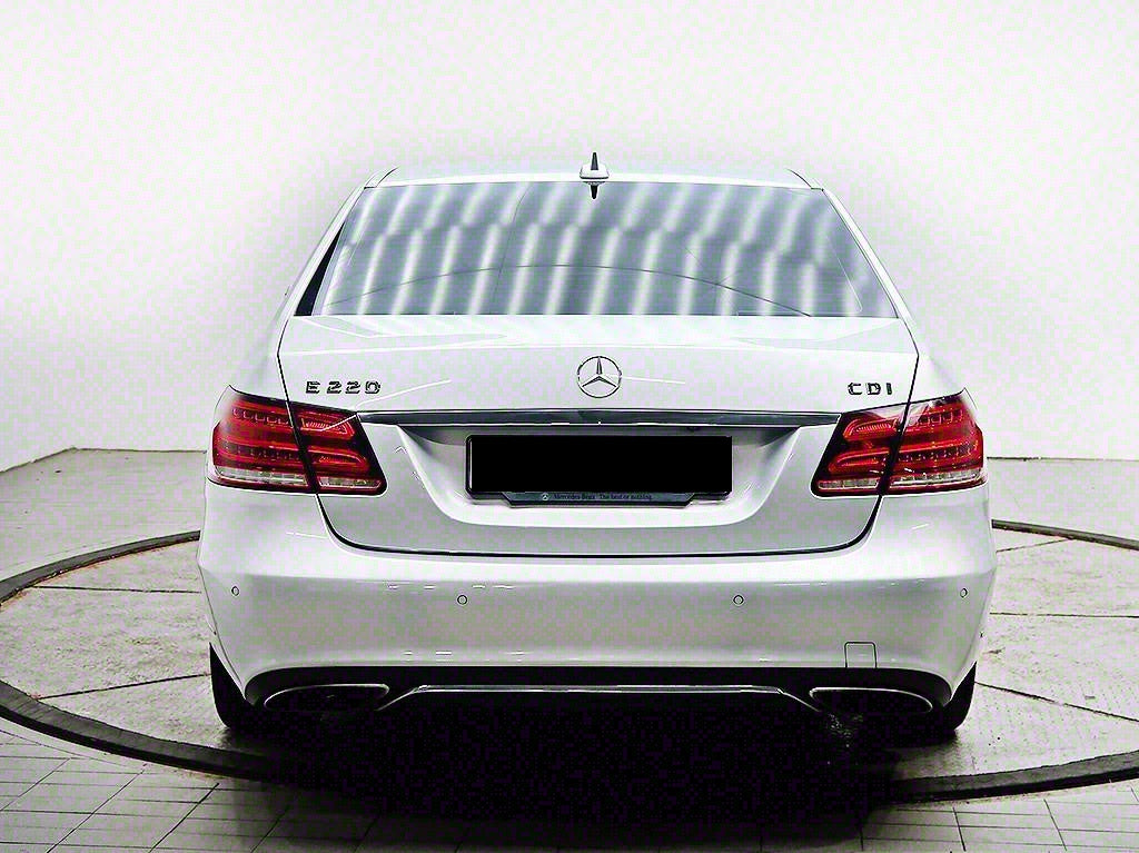 Mercedes-Benz E-Class — photo 03