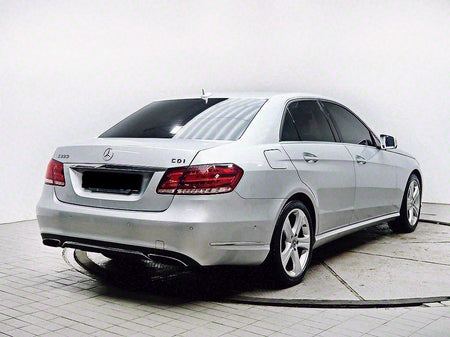 Mercedes-Benz E-Class — photo 04