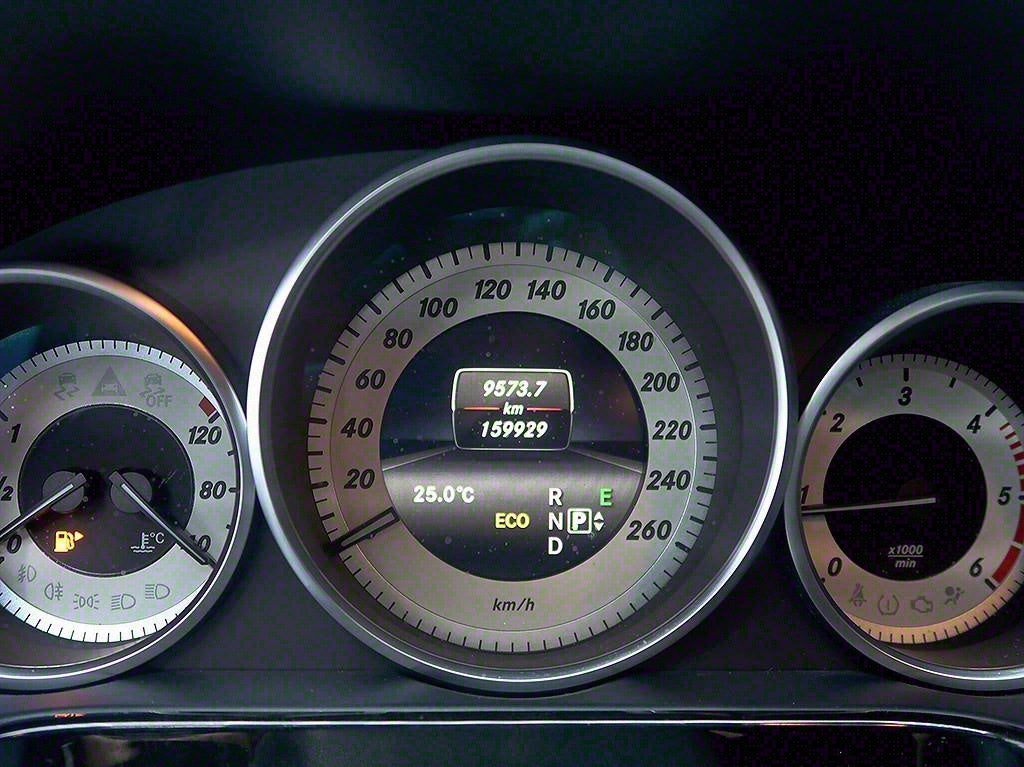 Mercedes-Benz E-Class — photo 06