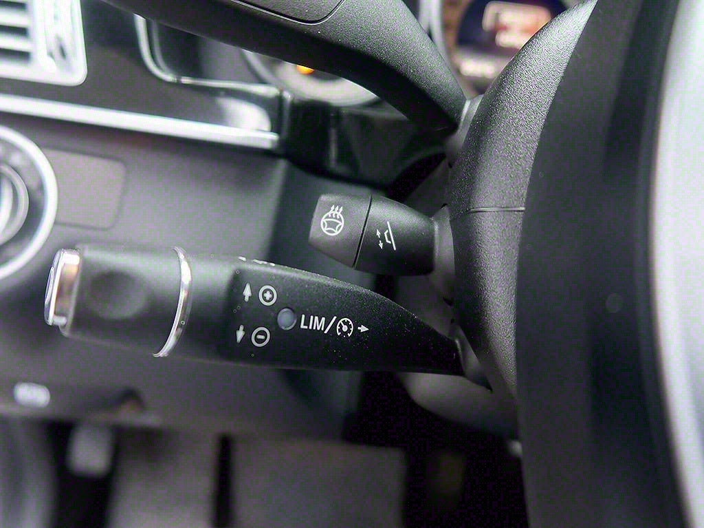 Mercedes-Benz E-Class — photo 14
