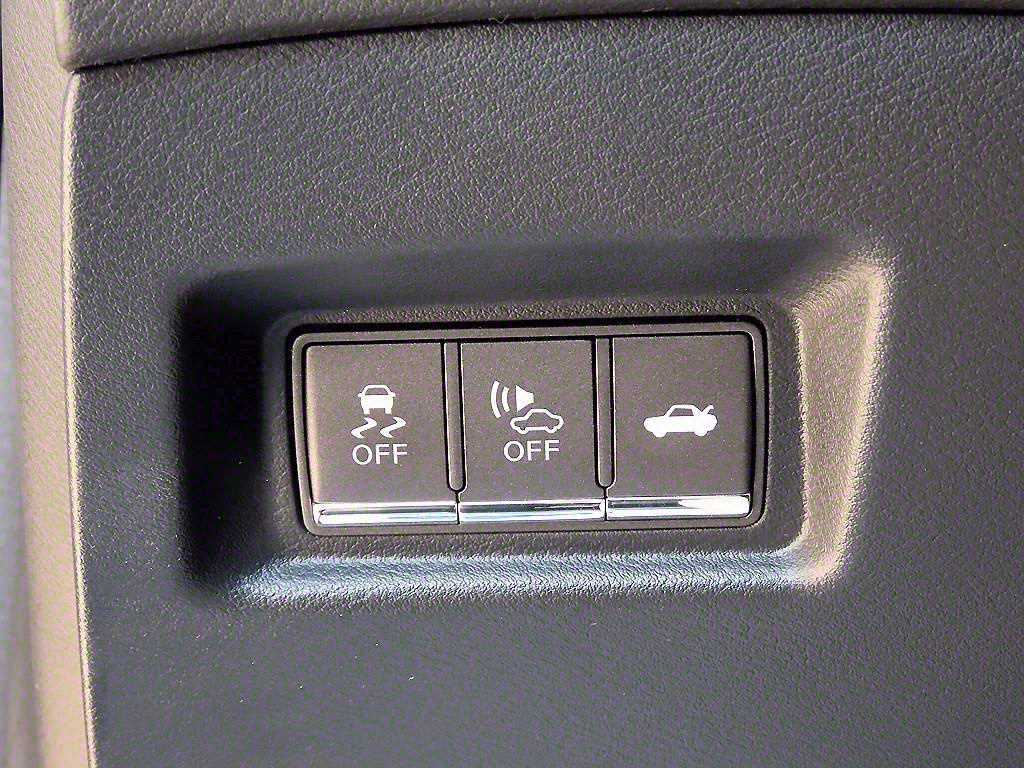 Infiniti Q50 — photo 12