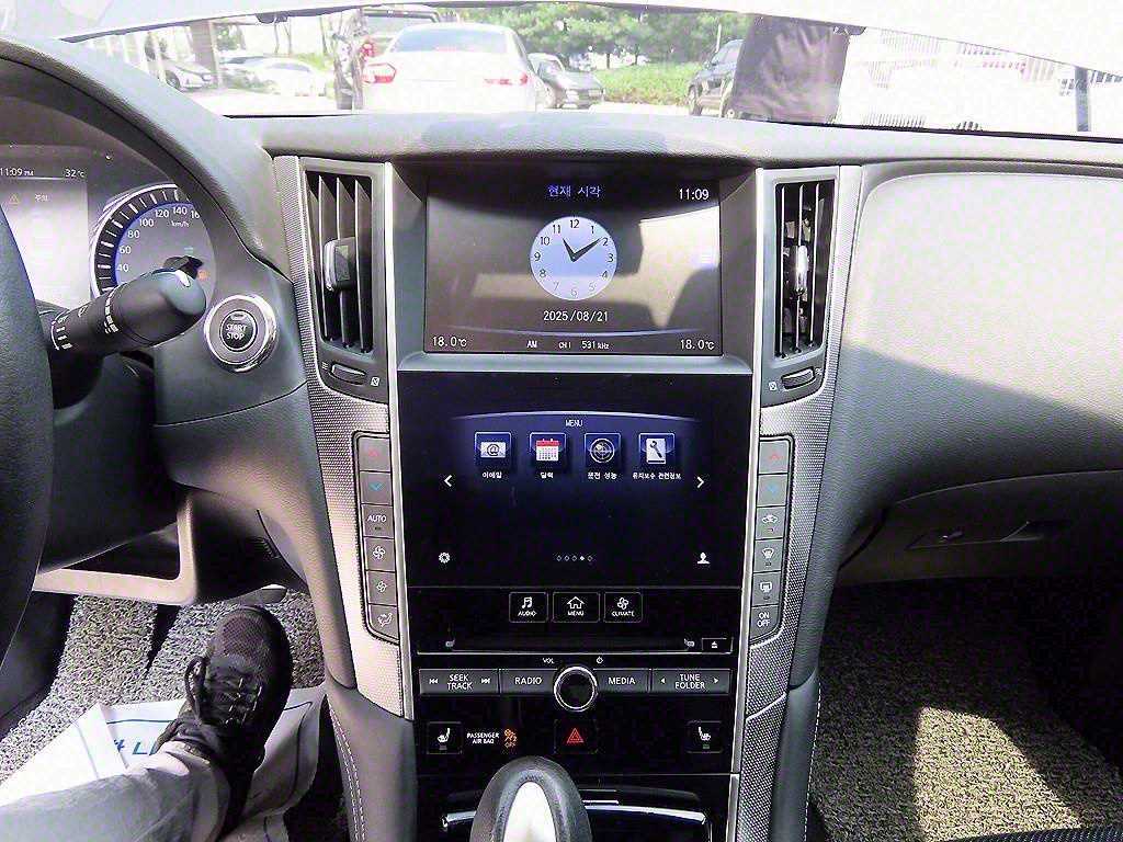 Infiniti Q50 — photo 13