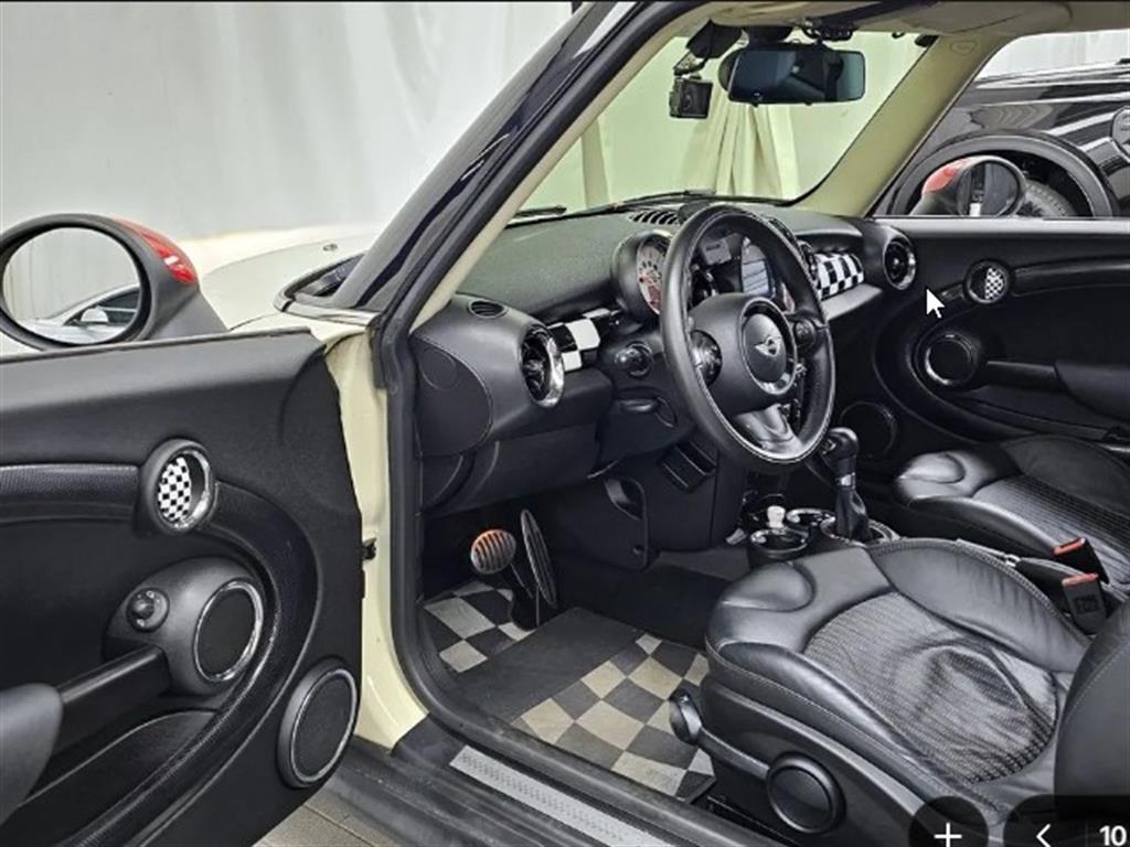 Mini Cooper — photo 10