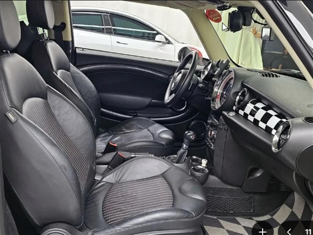 Mini Cooper — photo 11