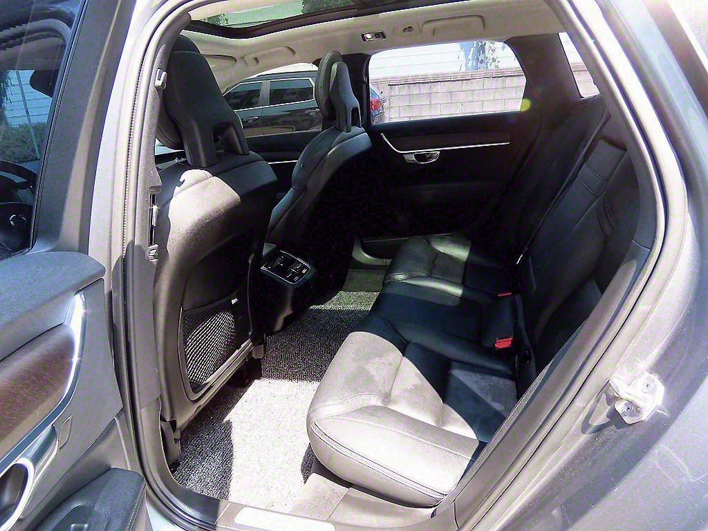Volvo V90 — photo 06