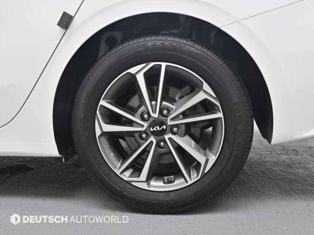 Kia K3 — photo 05