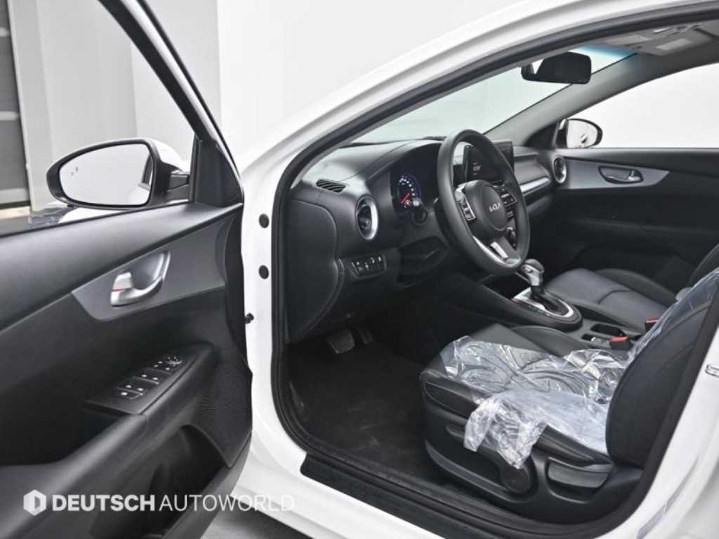 Kia K3 — photo 11