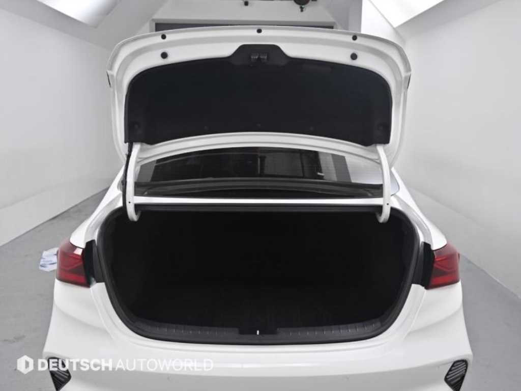 Kia K3 — photo 20