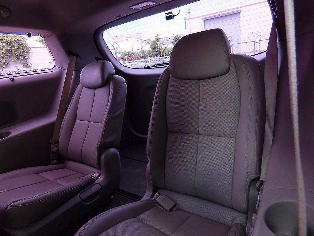 Kia Carnival — photo 07