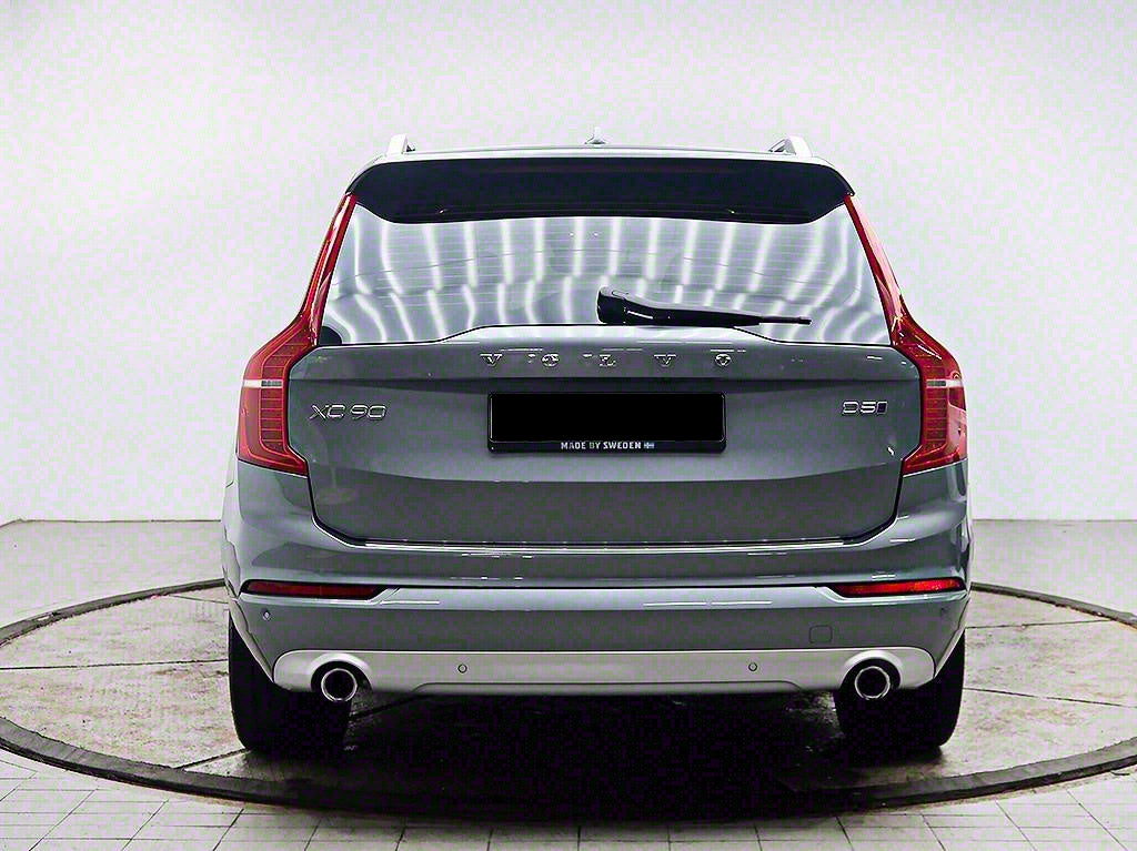 Volvo XC90 — photo 03