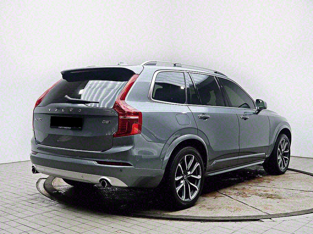 Volvo XC90 — photo 04