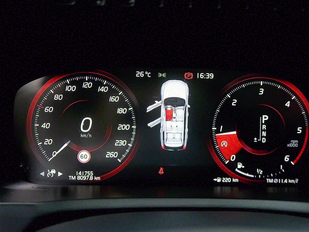 Volvo XC90 — photo 06