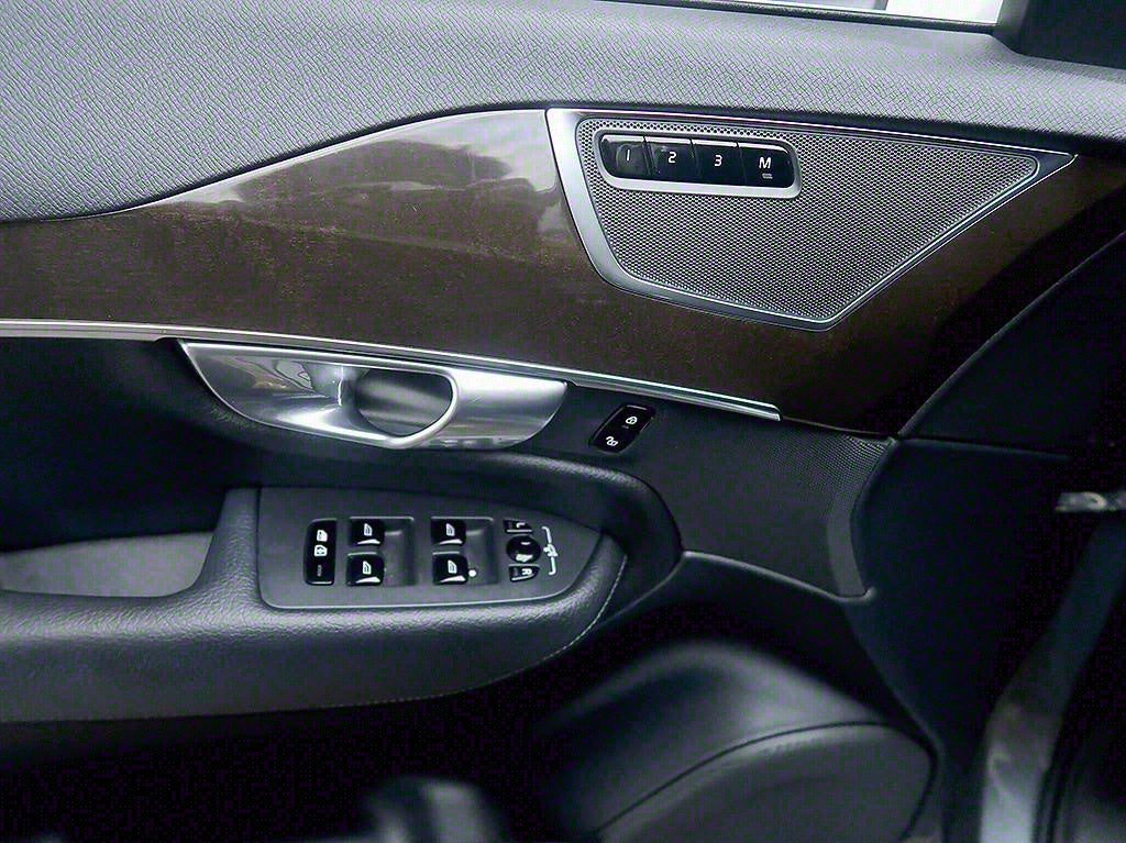 Volvo XC90 — photo 15
