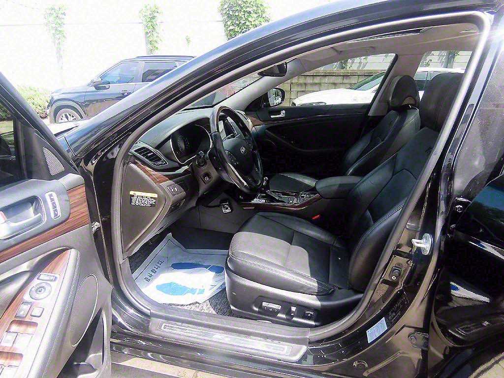 Kia K7 — photo 05
