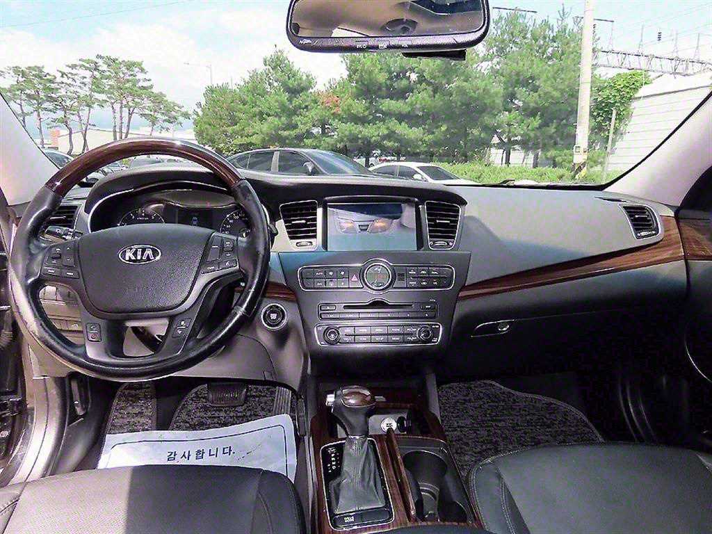 Kia K7 — photo 07