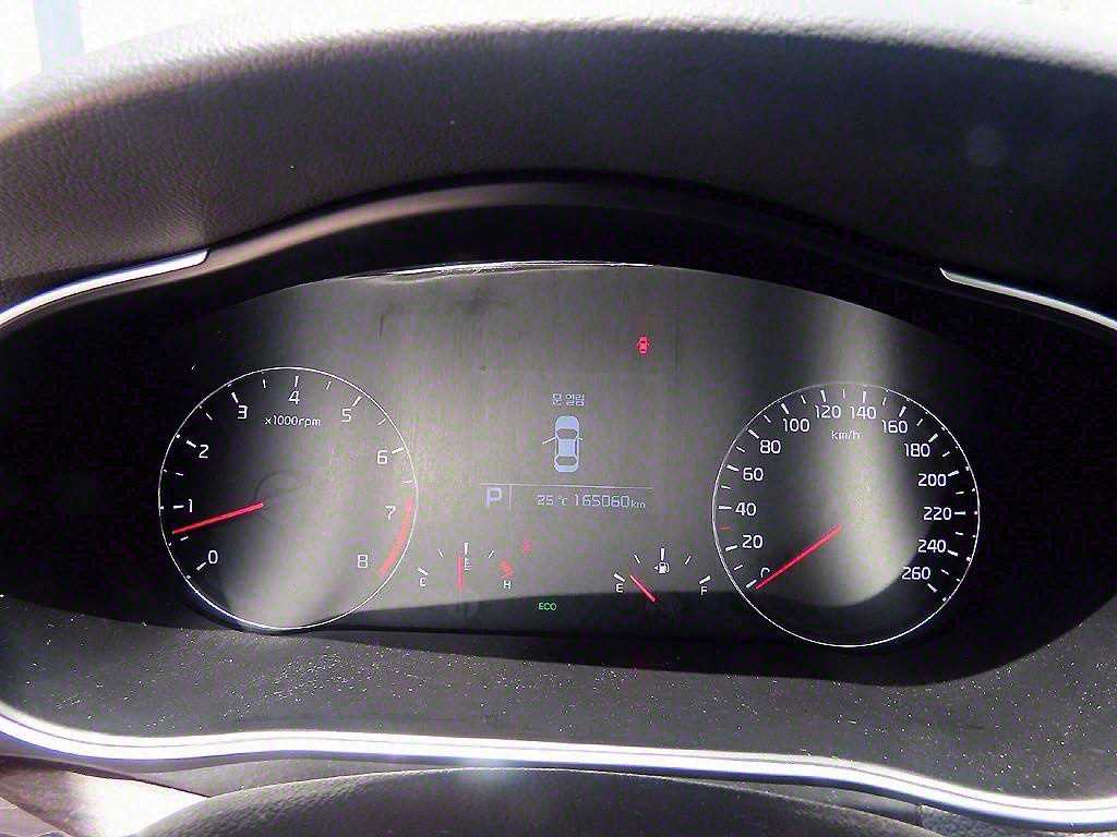 Kia K7 — photo 09