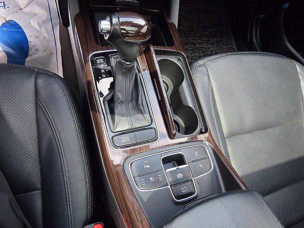Kia K7 — photo 11