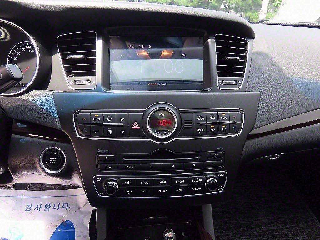 Kia K7 — photo 14