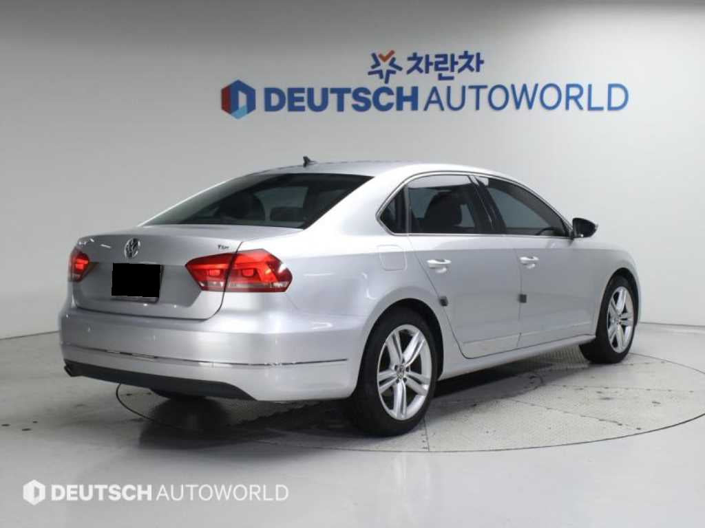 Volkswagen Passat — photo 02